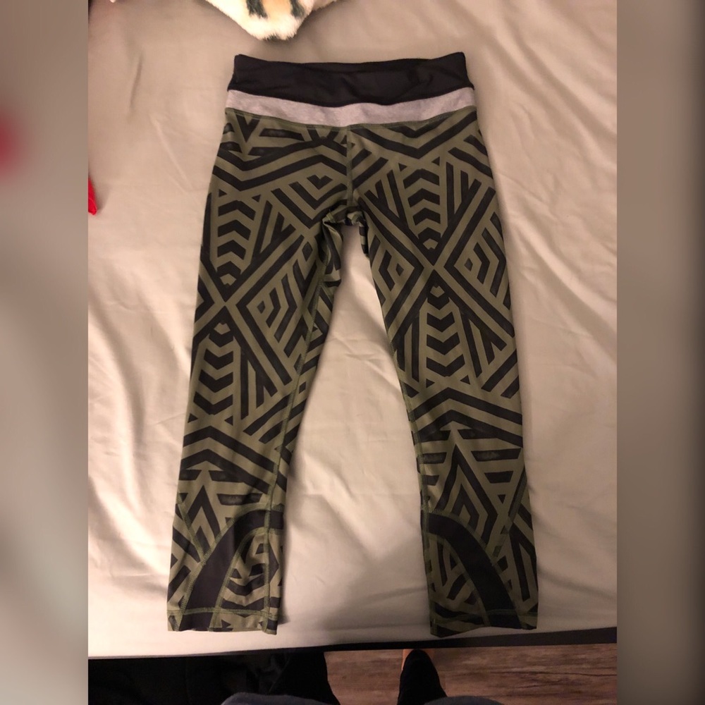 Cropped lululemon athletic leggings